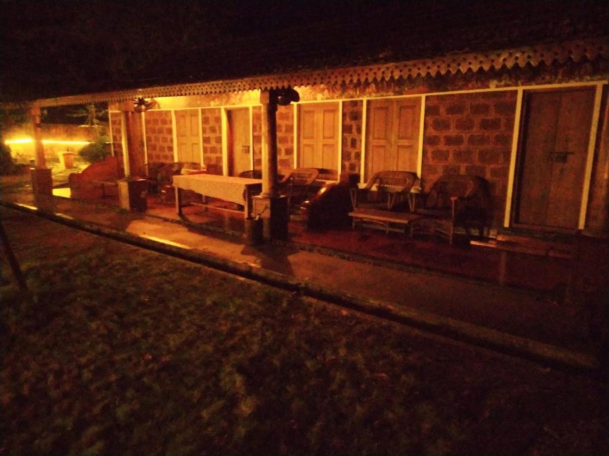 Pallipuram Ambadi'S Villa -Lake View Resort מראה חיצוני תמונה