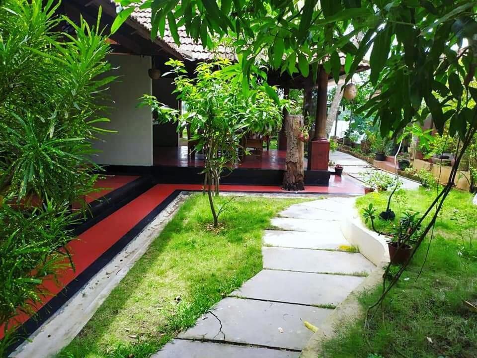Pallipuram Ambadi'S Villa -Lake View Resort מראה חיצוני תמונה