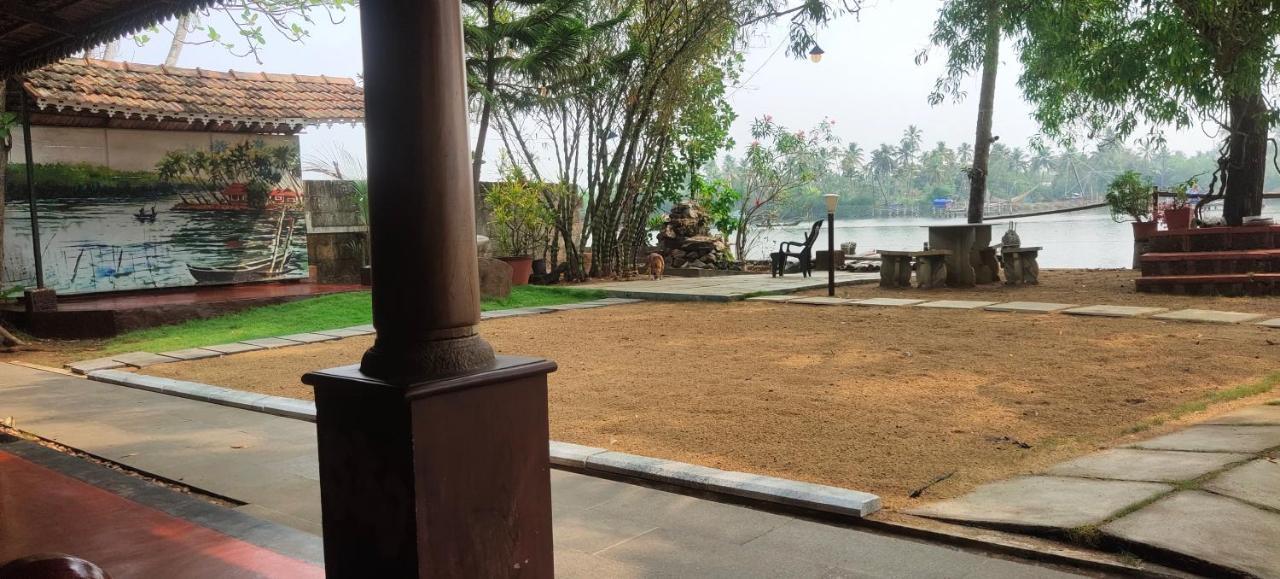 Pallipuram Ambadi'S Villa -Lake View Resort מראה חיצוני תמונה