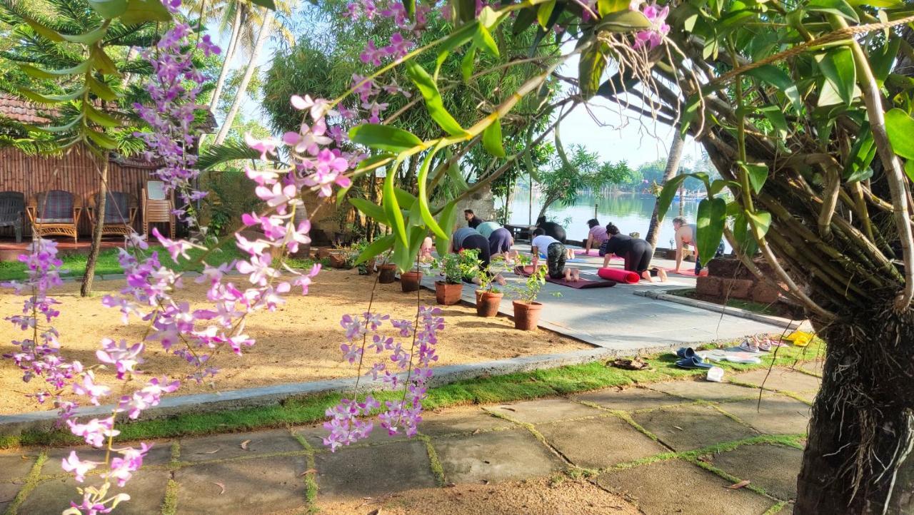 Pallipuram Ambadi'S Villa -Lake View Resort מראה חיצוני תמונה