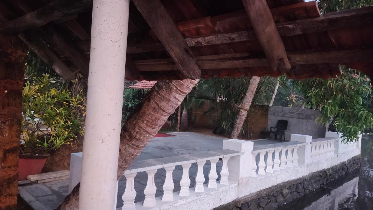 Pallipuram Ambadi'S Villa -Lake View Resort מראה חיצוני תמונה