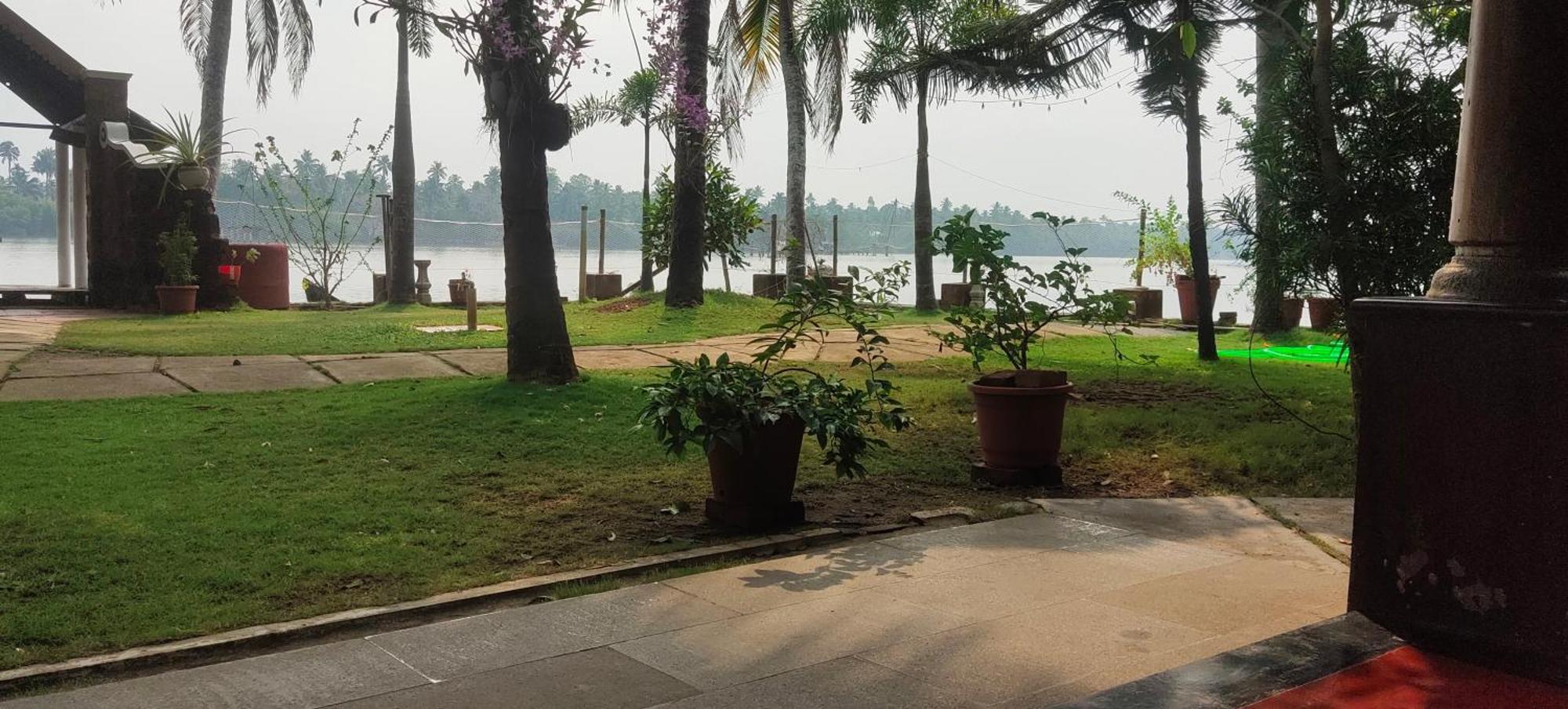 Pallipuram Ambadi'S Villa -Lake View Resort חדר תמונה